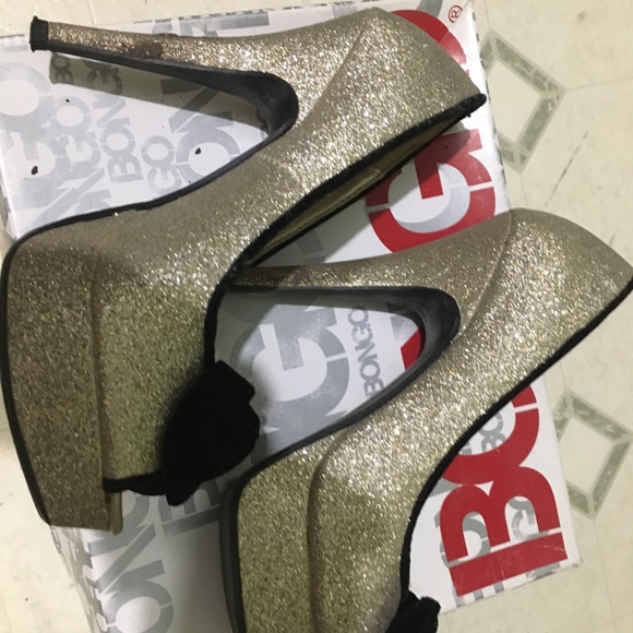 Shoes - Picture 3 of 4